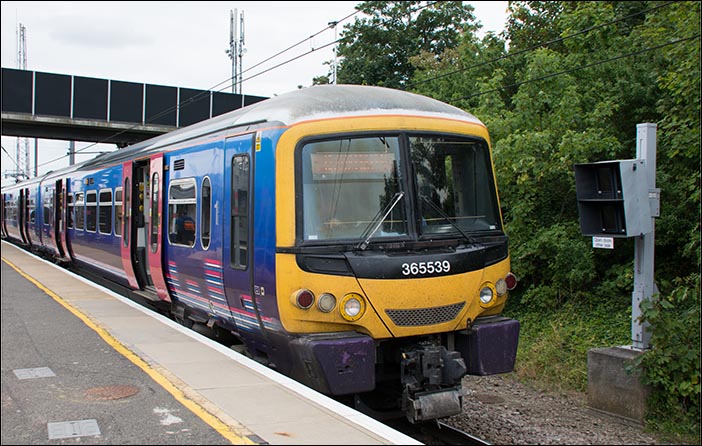 Biggleswade railway station with First Capital Connect class 365539