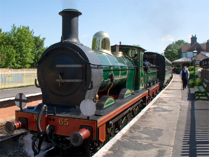0-6-0 no 65 at Kingscote station .