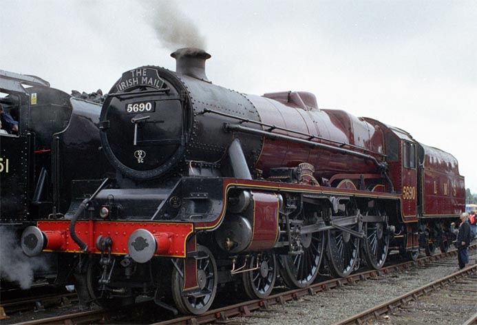 LMS 4-6-0 5690 Leander 