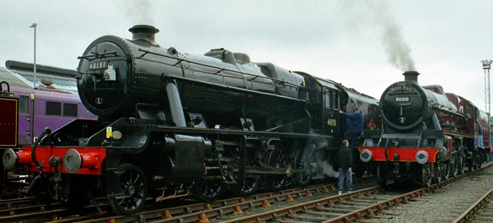 2-8-0 8F no. 48151 and LMS 4-6-0 no.5690 Leander 