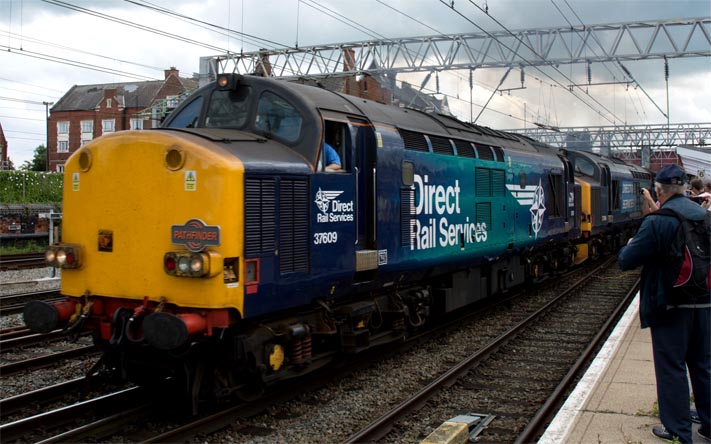 DRS class 37609 and DRS class 37606 