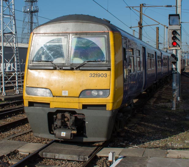 Northern class 321903 
