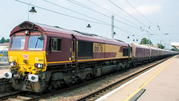 DB class 66176 at Ely 
