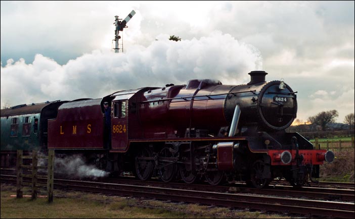 8F 8624 2-8-0 at Quorn and Woodhouse on a train to Loughborough 8F 8624 2-8-0 at Quorn and Woodhouse