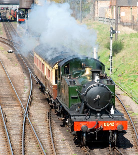 GWR 5542 leaving Loughborough GWR 5542 leaving Loughborough