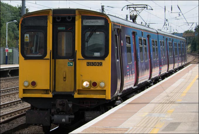 A Moorgate to Letchworth train comes into Hitchin with First Capital Conect class 313039 