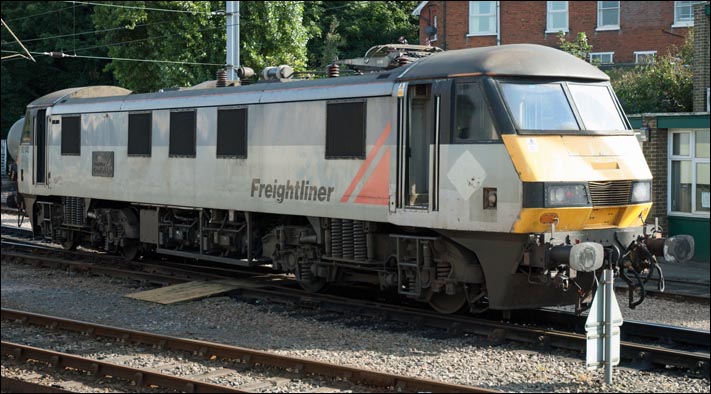 Freightliner class 90 042  Freightliner Coatbridge