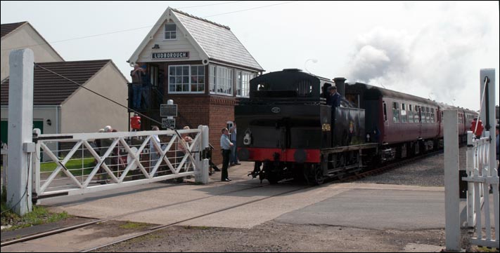 47406 about to leave Ludborough 