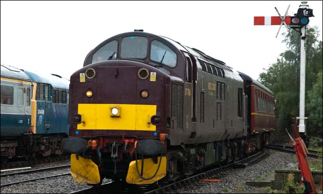 37 706 Into Dereham 