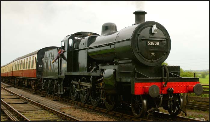 53809 comes into Wansford station in 2008 53809 comes into Wansford station in 2008