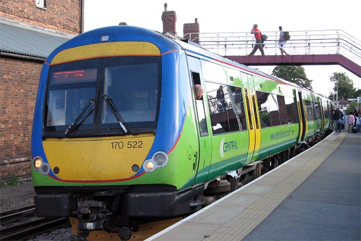 Central class 170 522 in Oakham staion in 2006