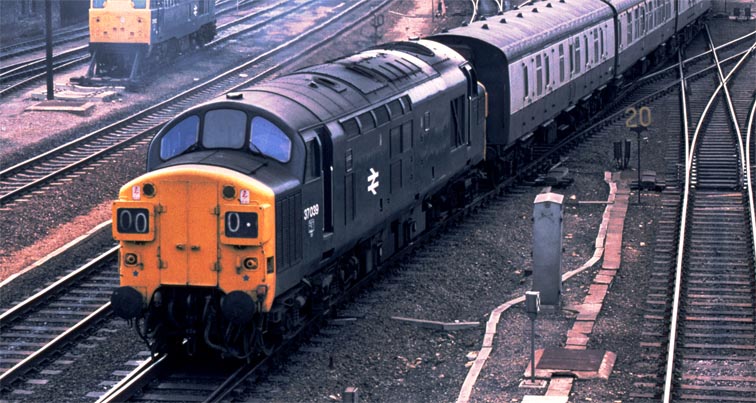 Class 37039 leaves platform 4 at Peterborough Class 37039 leaves platform 4 at Peterborough