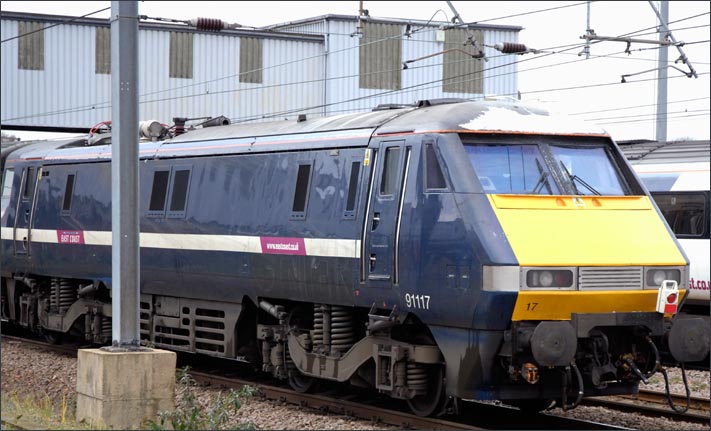 East Coast class 91117 stopped on the up fast line on 25th Nov 2010. East Coast class 91117 stopped on the up fast line on 25th Nov 2010.