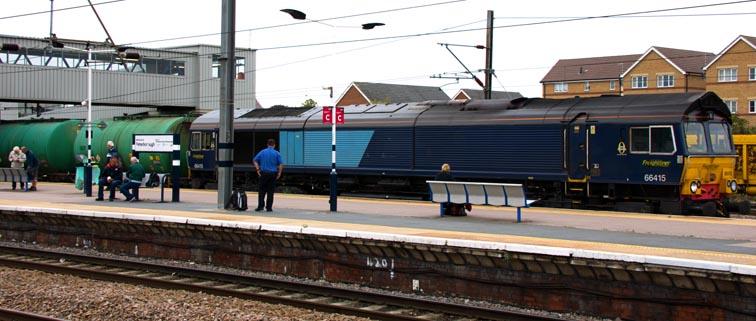 Freightliner class 66415 in platform 5 