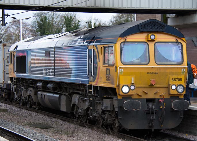 GBRf Class 66709 in platform 6