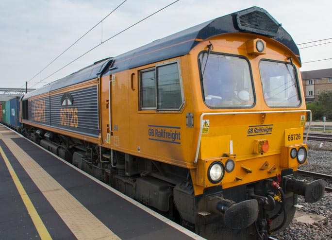 GBRf class 66726 in platform 5 