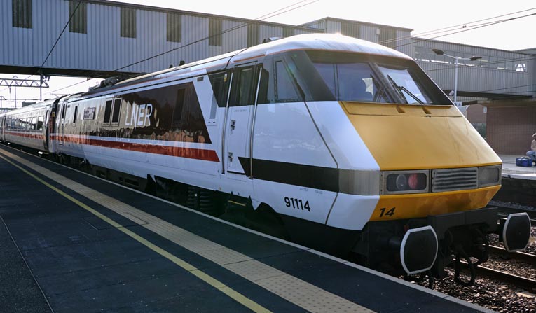 Peterborough station with LNER Azuma 801 222 and LNER class 91119