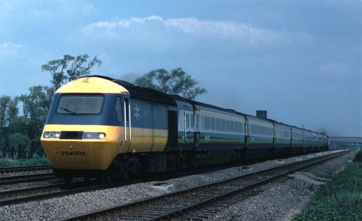 HST 254003 at Abbots Ripton