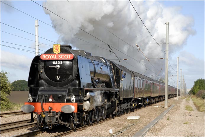LMS 8P Coronation Class 4-6-2 no 46233 Duchess of Sutherland 