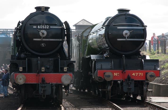 A2 60532 Blue Peter and 4771 Green Arrow 