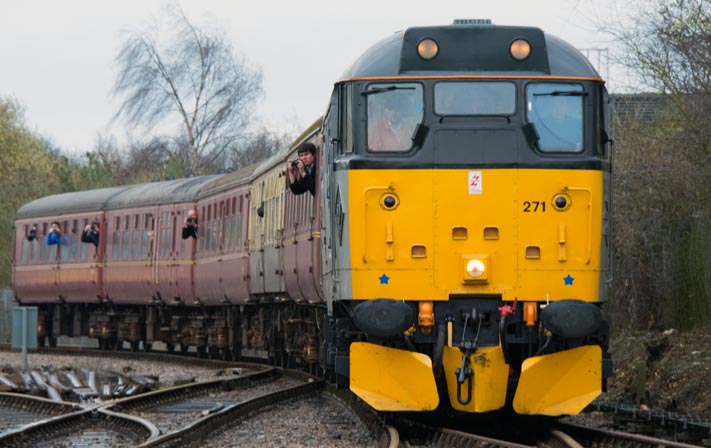 Class 31 271  Statford 1840-2001 into Dereham station 