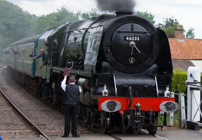 46233 coming into Thuxston railway station 46233 coming into Thuxston railway station