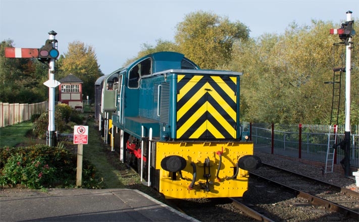 A pair of Class 14s come into Orton Mere station 